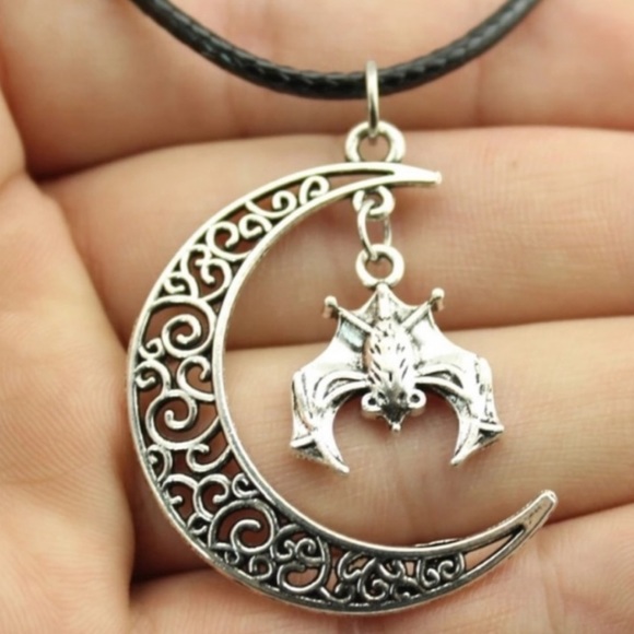 Jewelry - Crescent Moon Vampire Bat Leather Chain Necklace